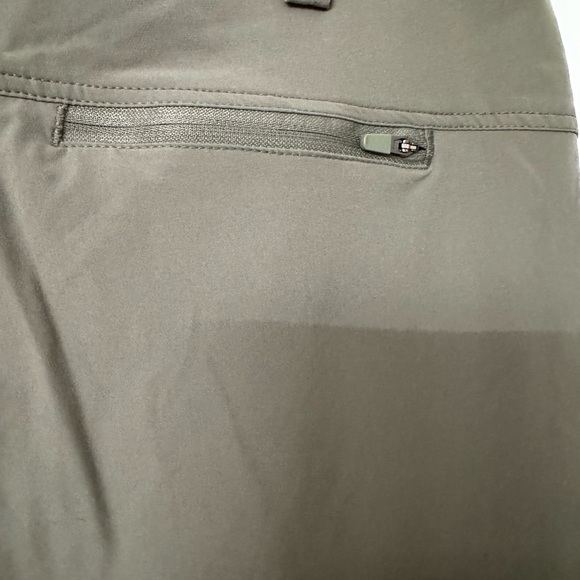 Athletic pants - Size 10 - Picture 3 of 4